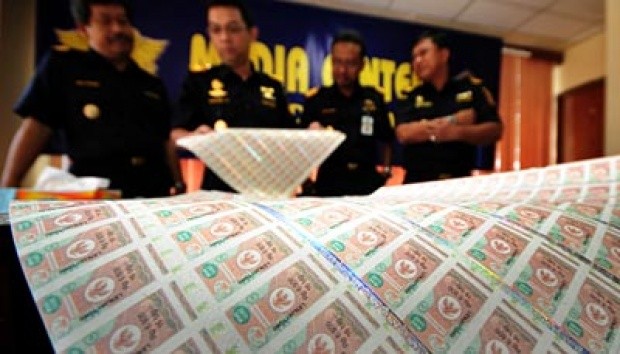 Gempur Rokok Ilegal, Bea Cukai Amankan Jutaan Rokok Ilegal Dan Mesin Pembuat Pita Cukai Palsu Di Wilayah Jawa Tengah